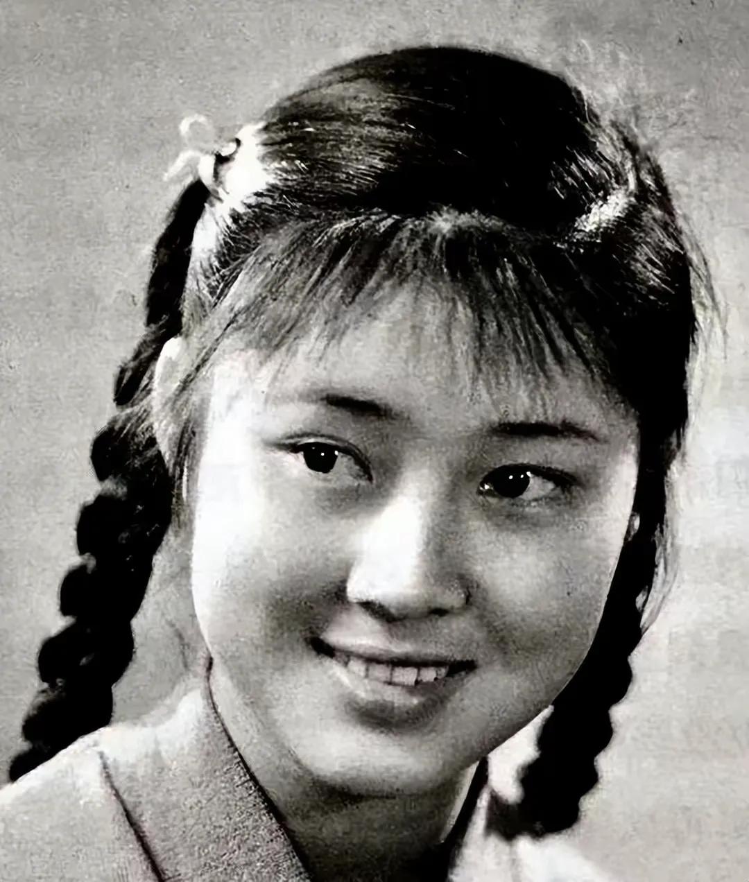 后来很久之后,苏里在谈到黄婉秋时,感慨的说"她是个有心的人,能够这样