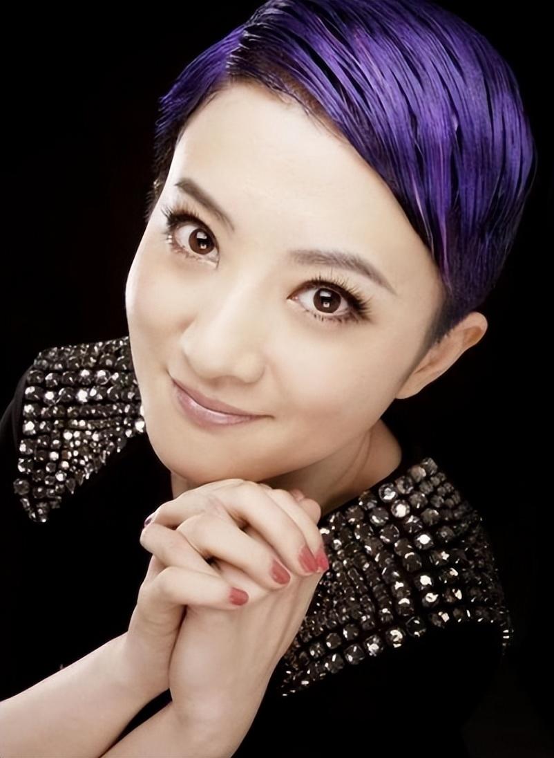 回顾被撒贝宁苦恋20年41岁选择单身小婉君金铭在追求什么