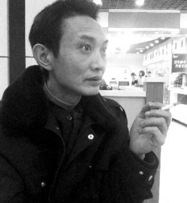 1989年四川二等功臣被冤杀妻21年自费百万经卧底揪出前妻