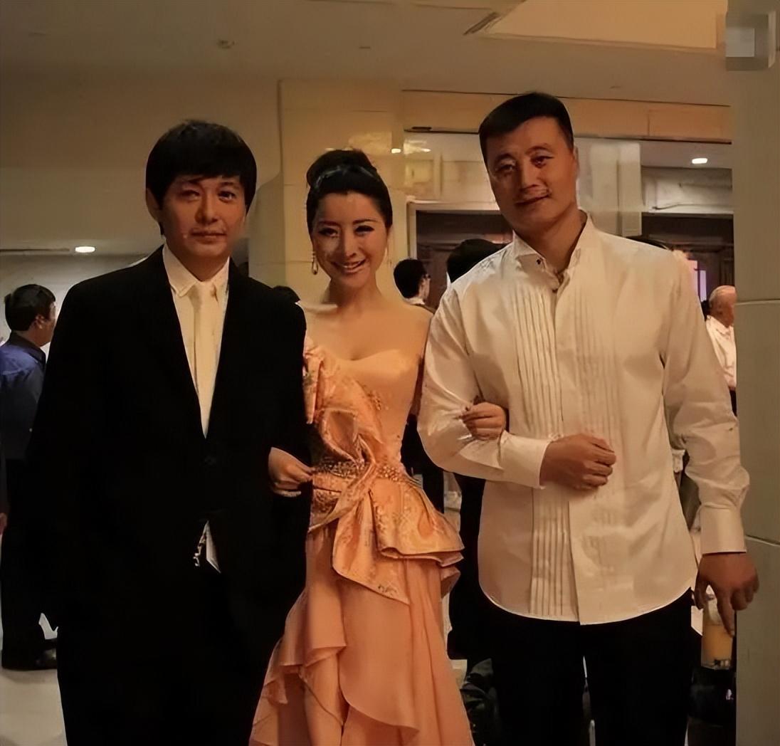 回顾程前14岁才发现叔叔是生父借钱给养母买房现人生状况怎样