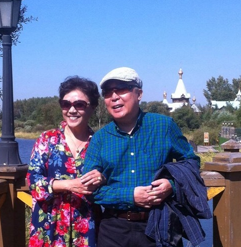 回顾宋艳追忆师胜杰相爱37年老公病逝后拒绝再嫁因爱守护