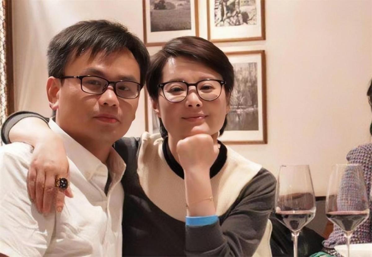 回顾再看徐威才明白他当年为何离开袁立娶世界冠军张怡宁