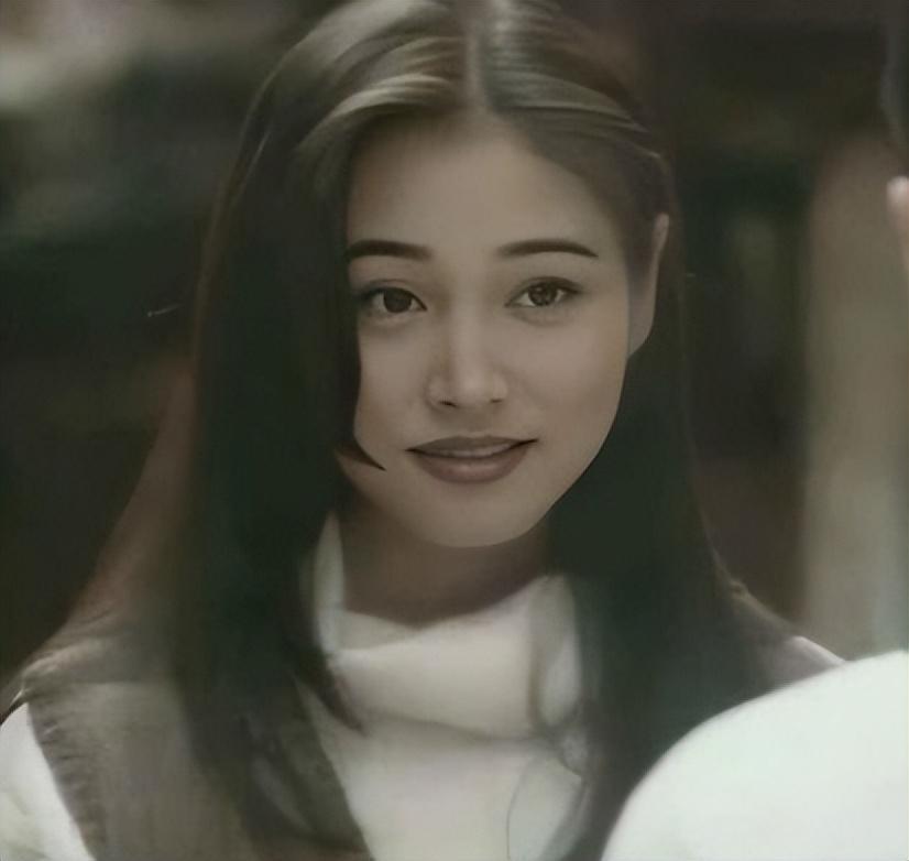 回顾张延嫁大5岁香港丈夫婚后生一女如今女儿比她还漂亮