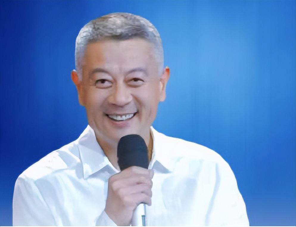 回顾巫刚和前妻结婚15年无儿女离婚后与不婚不育的陈瑾牵扯不清