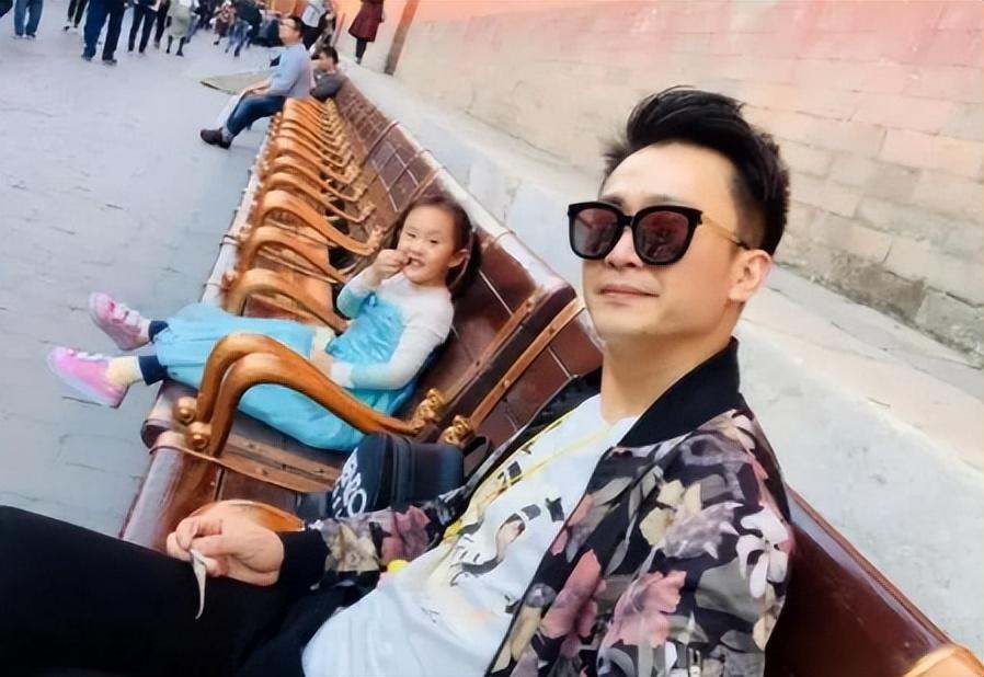 回顾央视主持杨帆娶青梅竹马妻子收获幸福就是大女儿让我头痛