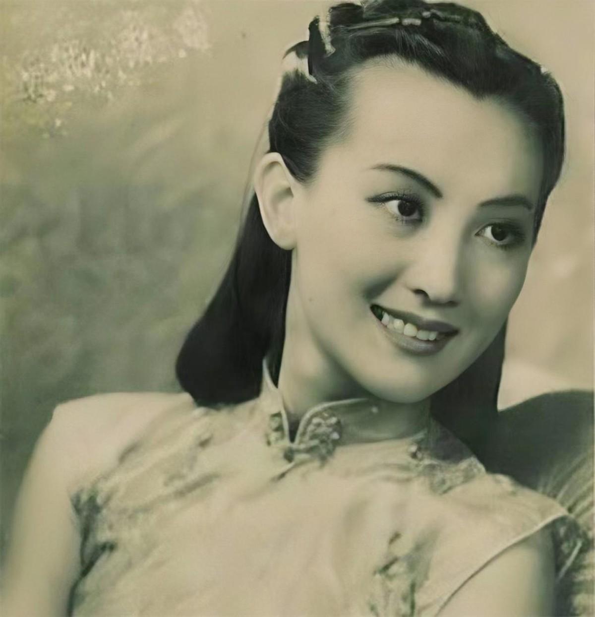 回顾周璇30年代当红女星3段婚恋无疾而终37岁死于精神病院