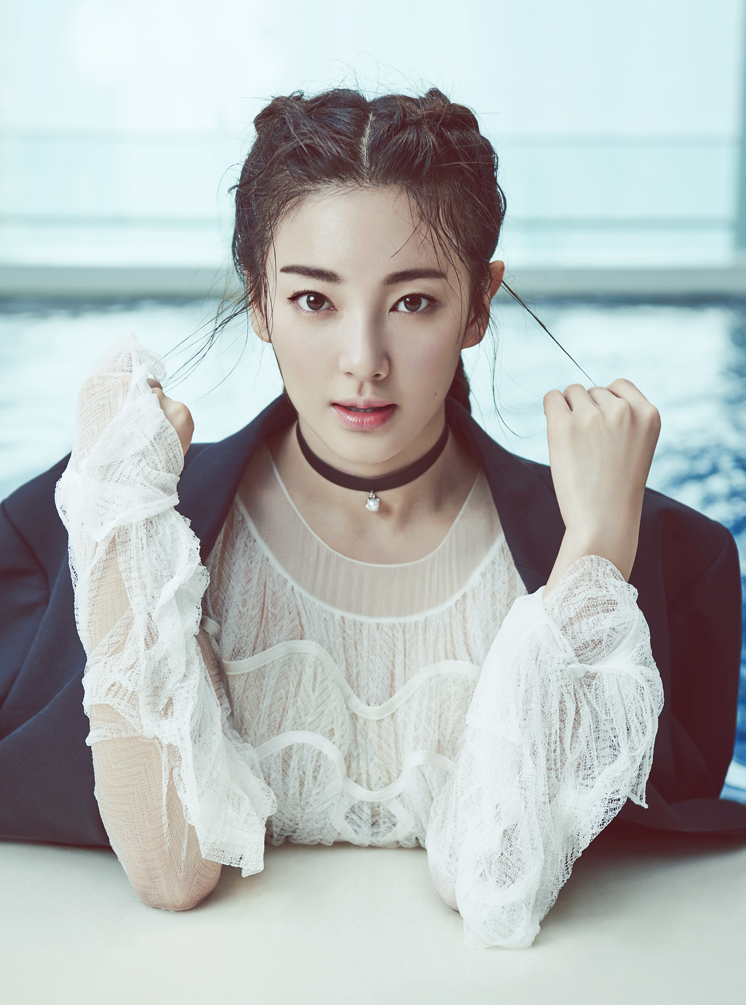 张雨绮早年和摄影师合照流出!看到旧照,才知道周星驰眼光有多毒