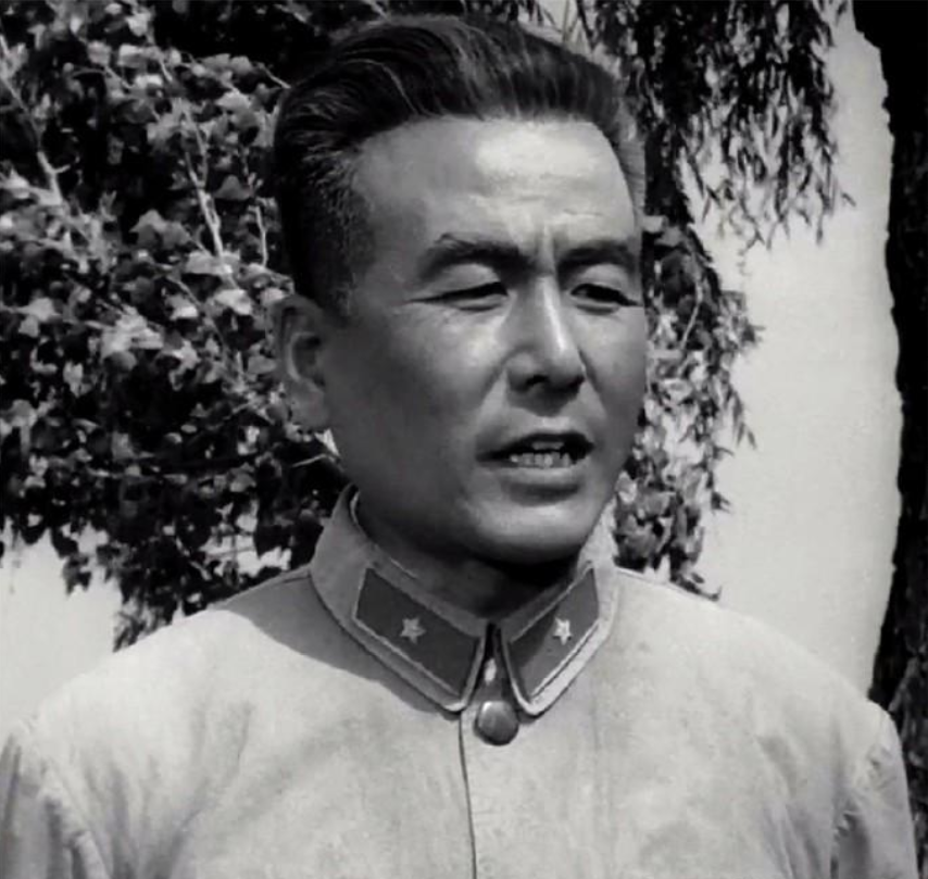 回顾那个因奇袭走红的一班长邢吉田已离世27年