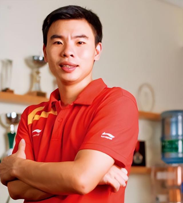 纪实他16岁获奥运跳水冠军被称黑马王子逼师妹与他领结婚证