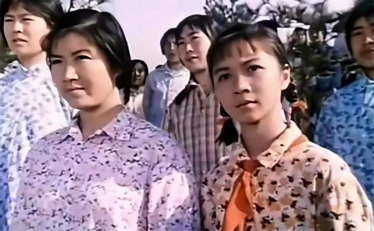 回顾老戏骨曹翠芬荧屏上的国民奶奶生活中却无儿无女