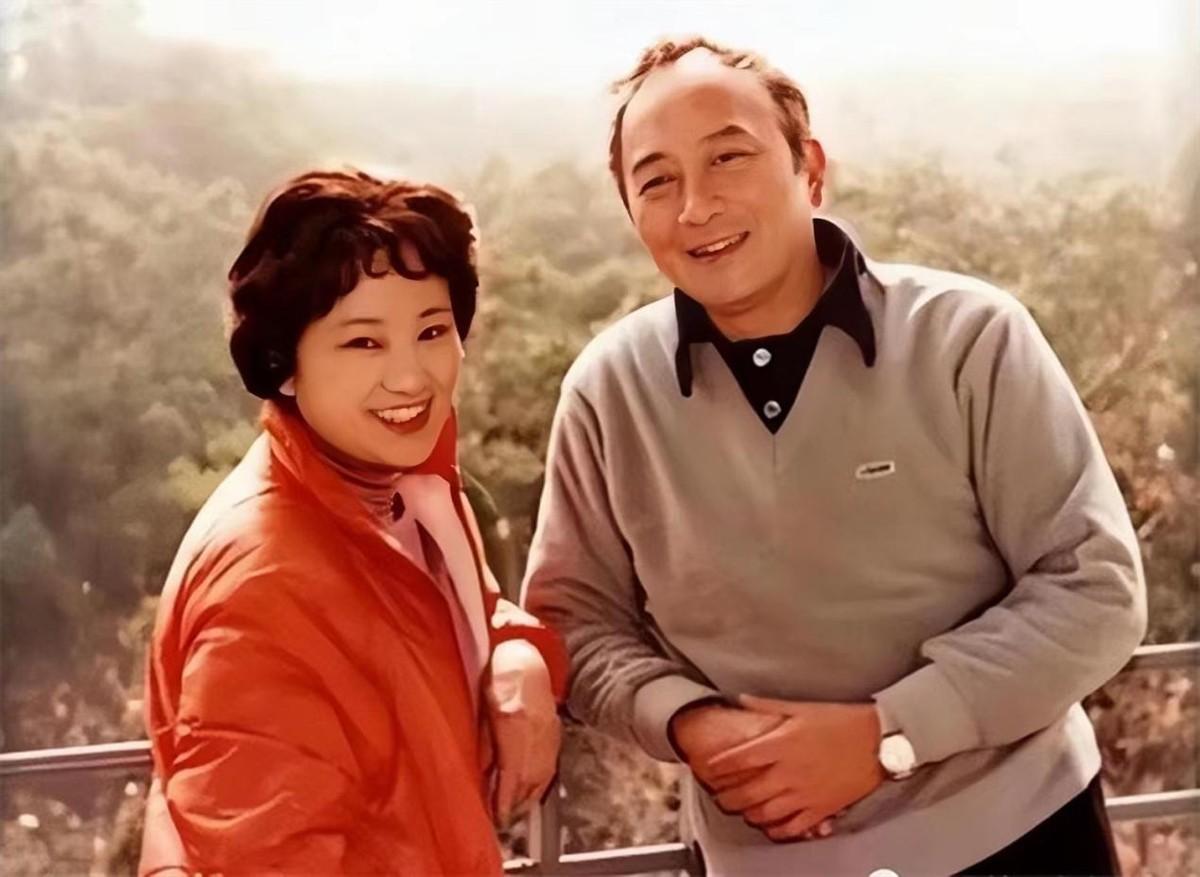 孙道临王文娟生活照05 在天愿为比翼鸟,在地愿为连理枝举案齐眉,成为