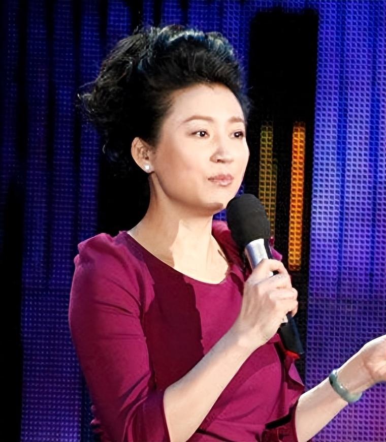 回顾王小丫主持开心辞典13年为何在当红时选择隐退