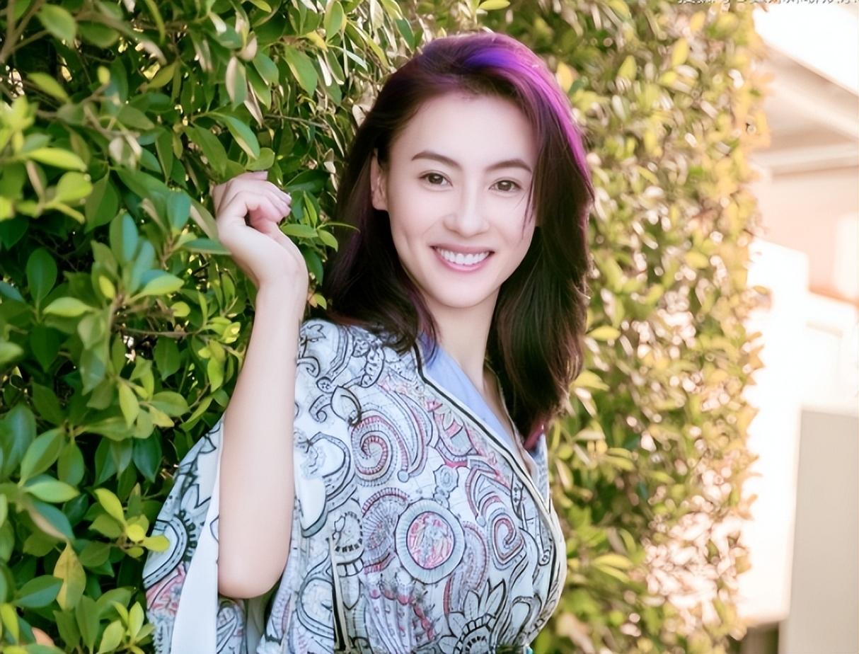 张柏芝短短几个字说出生三胎的真实原因并且揭露了三胎生父