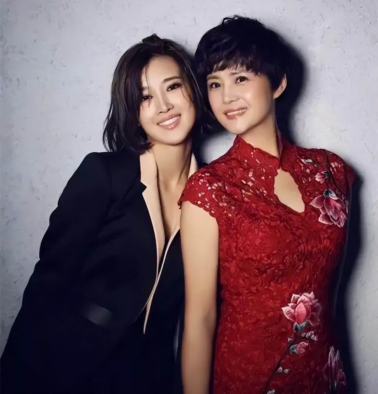 回顾茹萍再婚做模范继母亲女儿却让她头疼