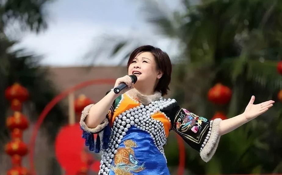 回顾唱红了山路十八弯的李琼如今去哪儿了