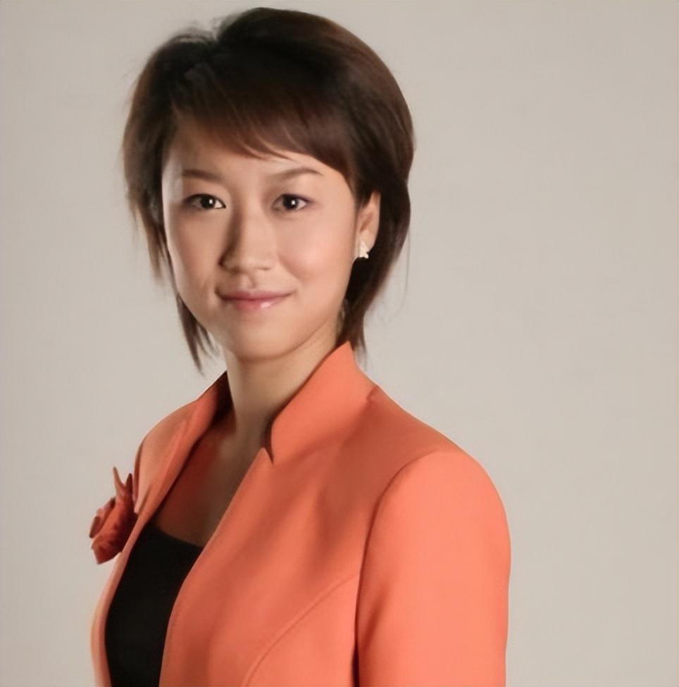 回顾主持人魏笑新婚几天就离世丈夫至今未娶父亲仍在怀念她