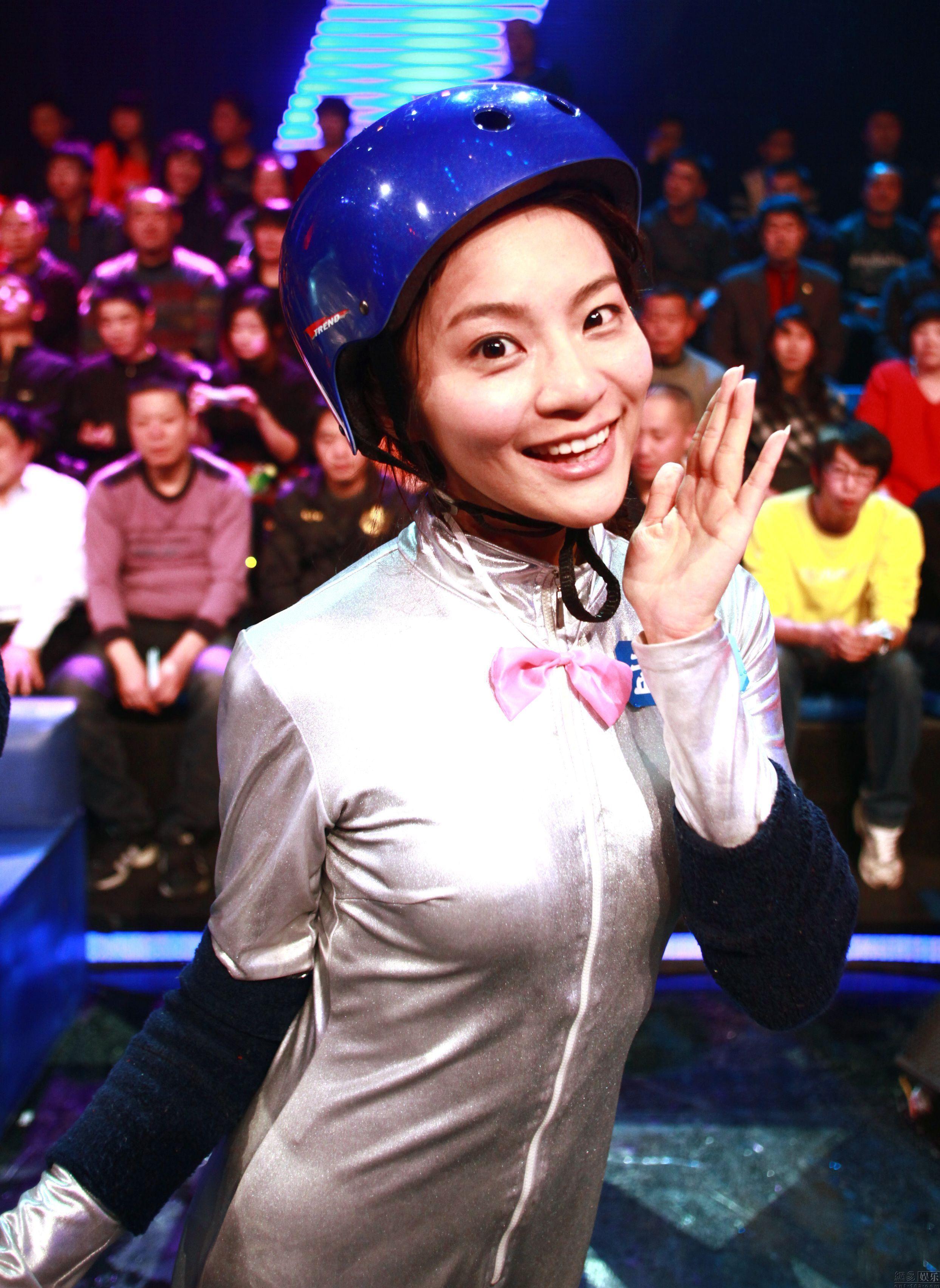 回顾主持孟盛楠42岁仍未婚无子女是父母的骄傲也是他们的心病