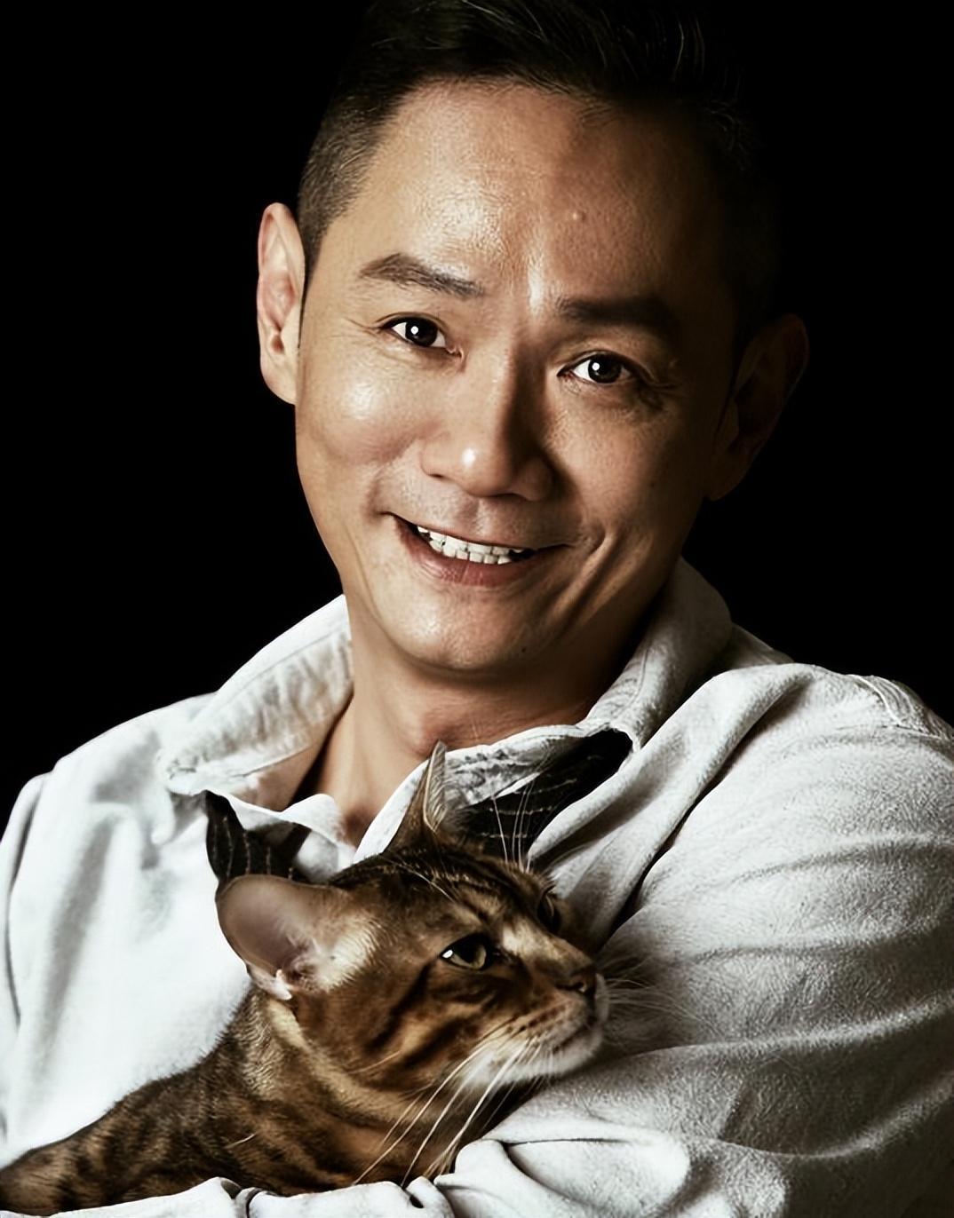 回顾妻子佟欣离世14年后那个说不再娶的果靖霖履行承诺了吗