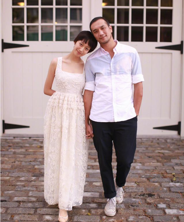 回顾黄觉放弃周迅徐静蕾娶小14岁妻子他有什么魅力