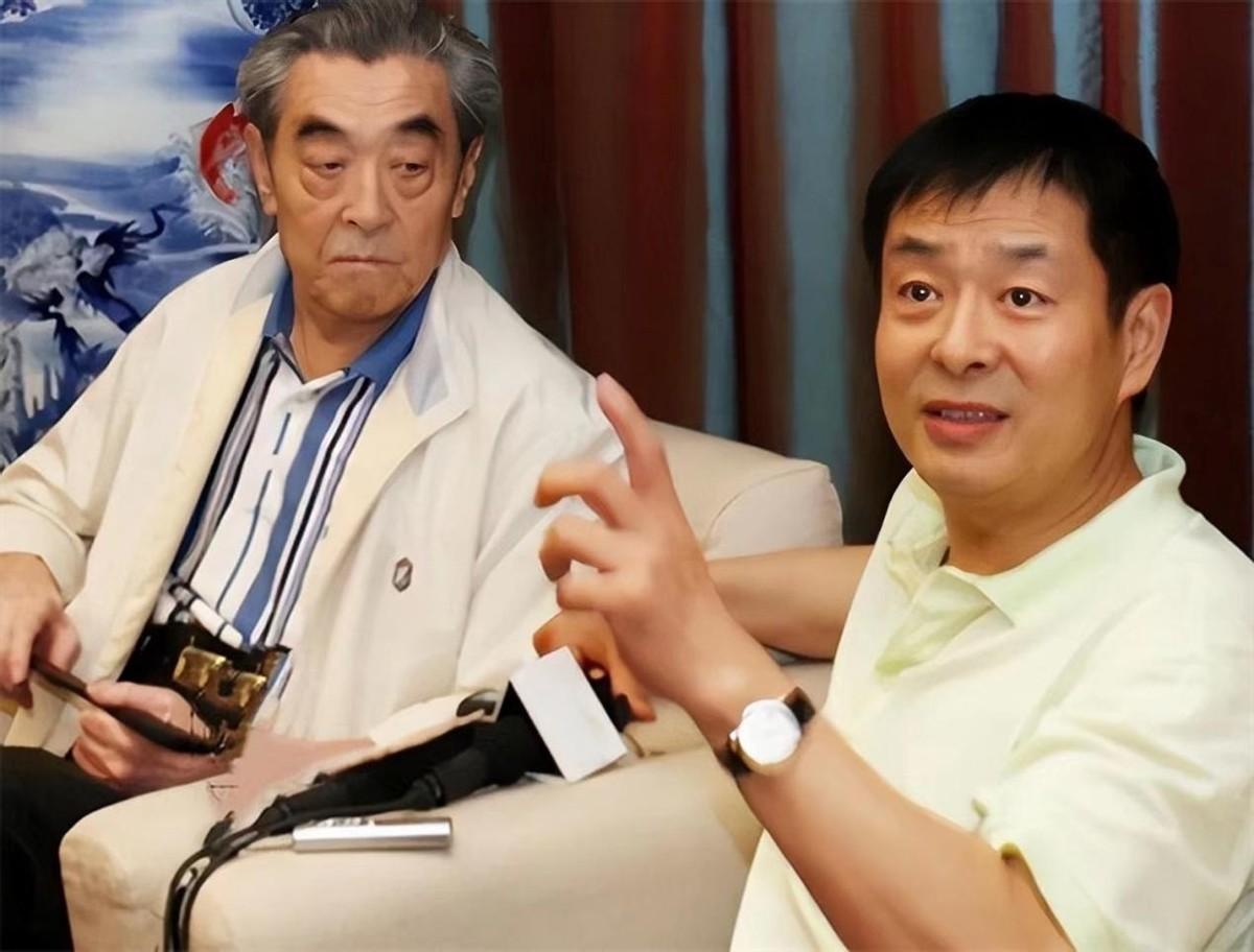 因为父母工作繁忙,濮方在北京人民艺术剧院中长大.