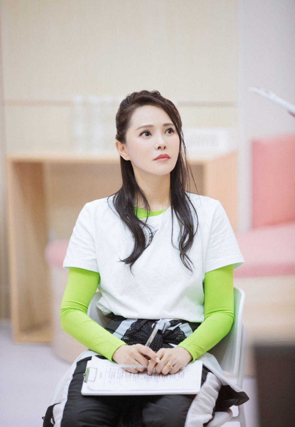 回顾伊能静我这辈子正确的决定就是48岁高龄为小丈夫生孩子