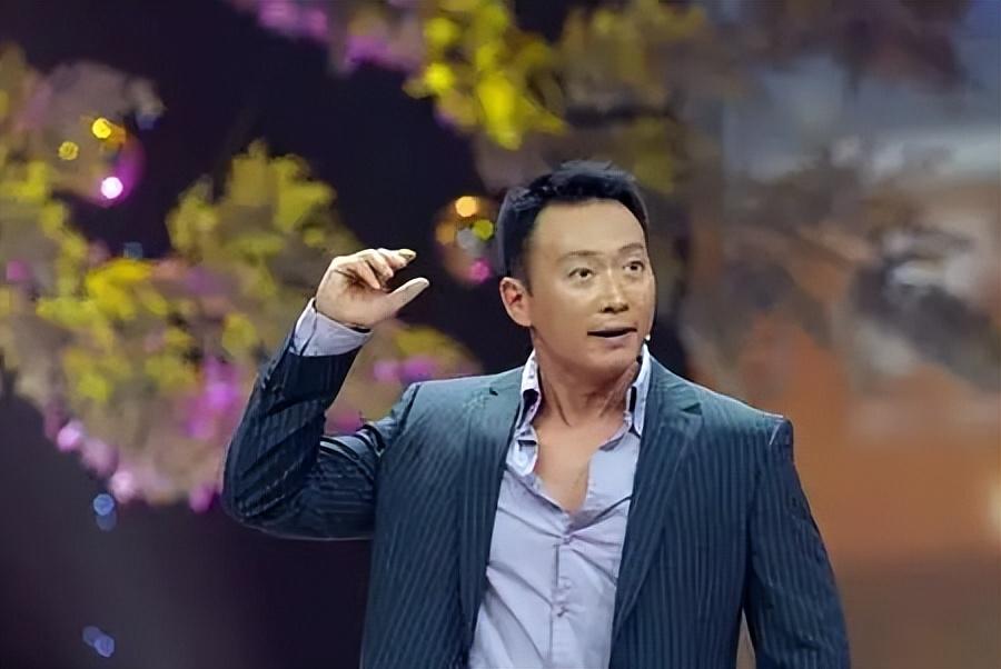 回顾谭江海和王小骞坚持丁克15年愁坏母亲41岁意外得子全家高兴