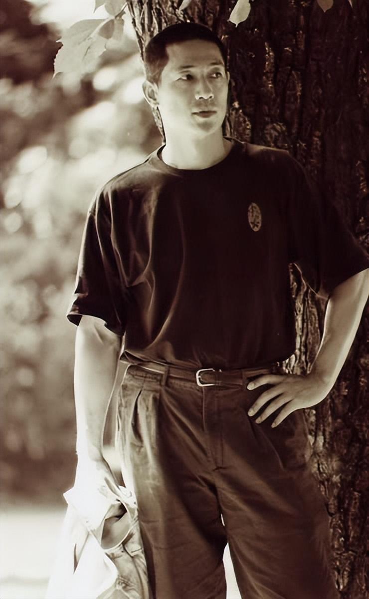 柴鸥自年轻时就崇拜石凉,她直率地表白了对石凉的倾慕之情.