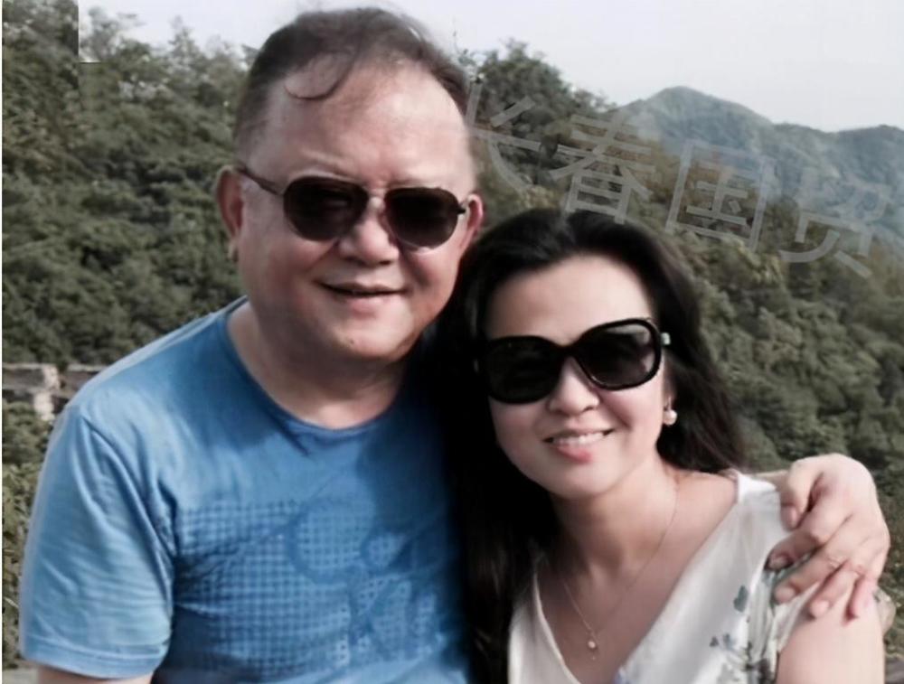 回顾王刚和成方圆离婚22年一个儿孙双全一个无儿无女