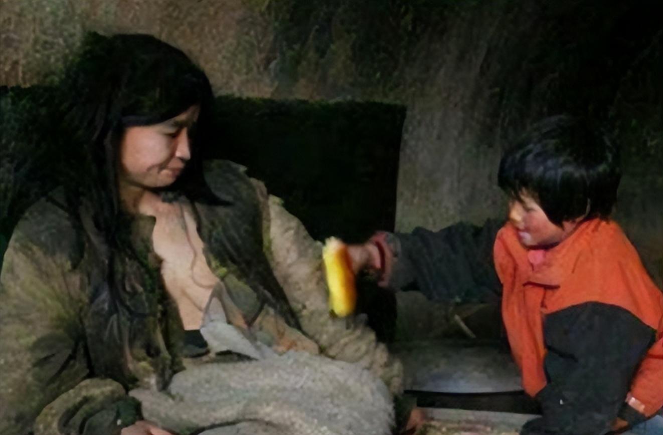 回顾四川女孩曹小琴被拐卖4次最后和牲畜同吃同住15年