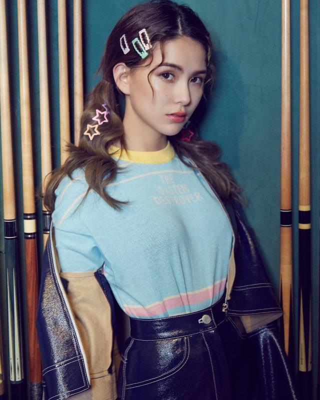 也或许正是这份自尊,所以在成为周杰伦的女友后,她最反感的就是提到