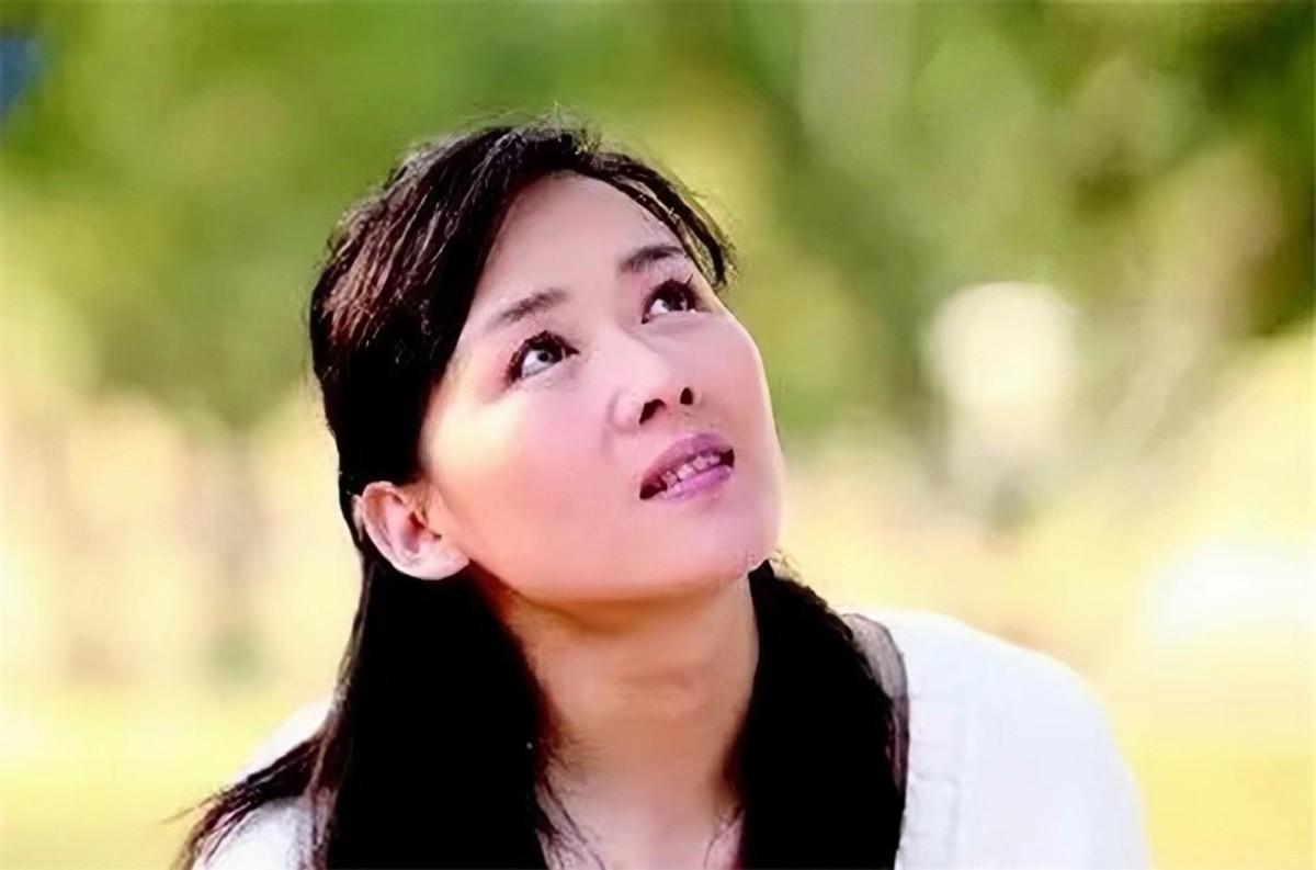 回顾李琳25岁成影后被前夫一巴掌扇到离婚二婚丈夫是世界冠军