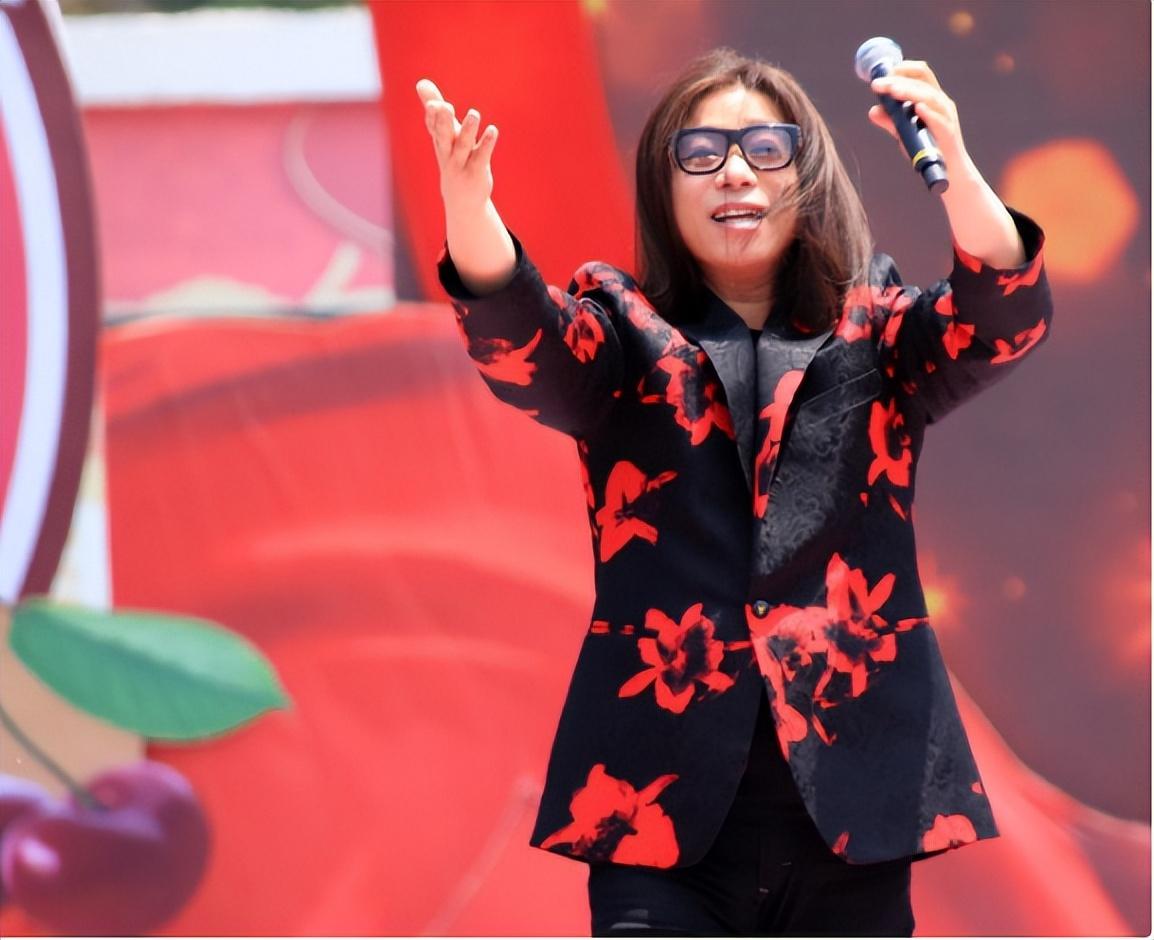 回顾郭峰一生与音乐为伴无儿无女至今未婚60岁有了烦心事