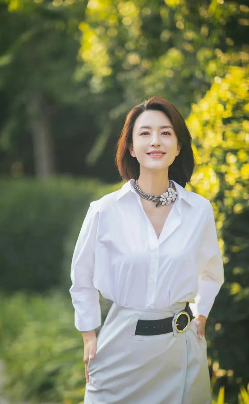 回顾主播张蕾34岁嫁圈外生意人婚后生一子直言对儿子有愧疚