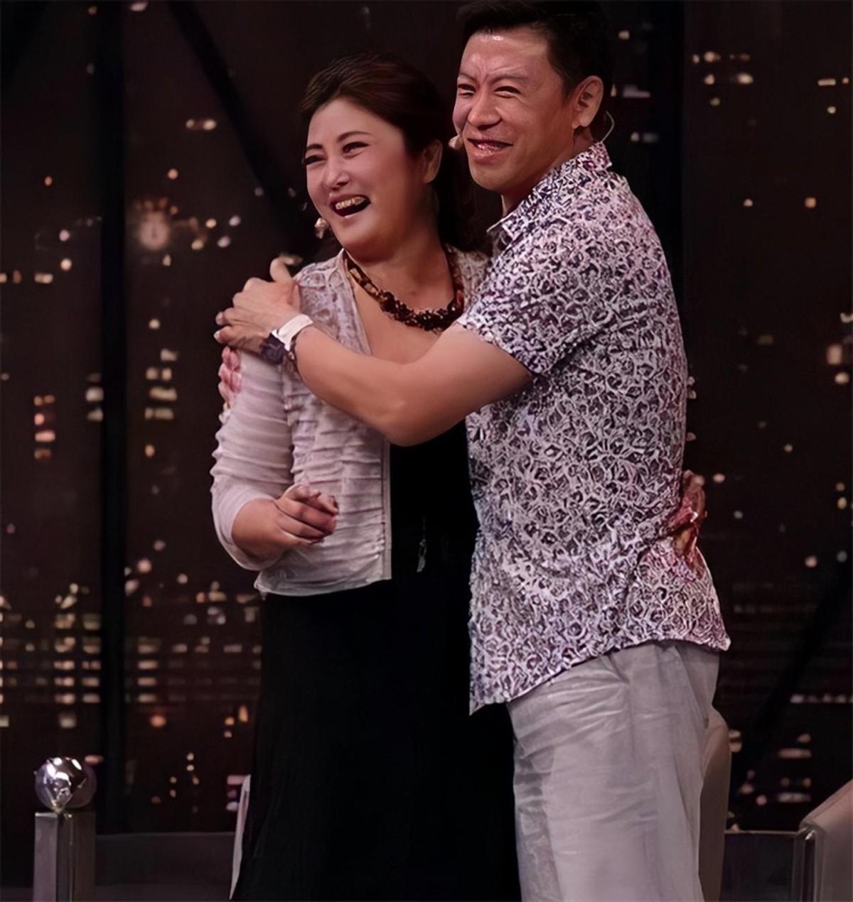 回顾著名演员胡亚捷娶初恋为妻曾3次闹离婚如今幸福美满