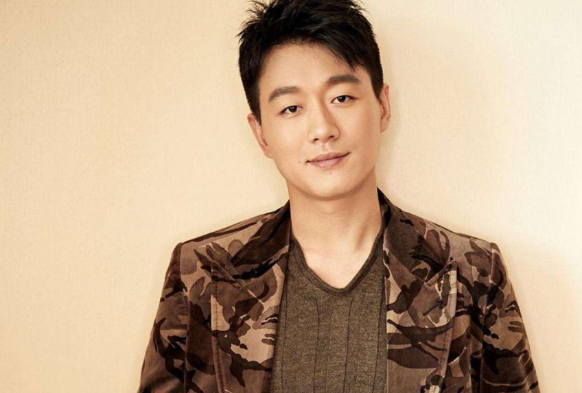 回顾佟大为照顾植物人父亲20年后苏醒对孩子却怀内疚