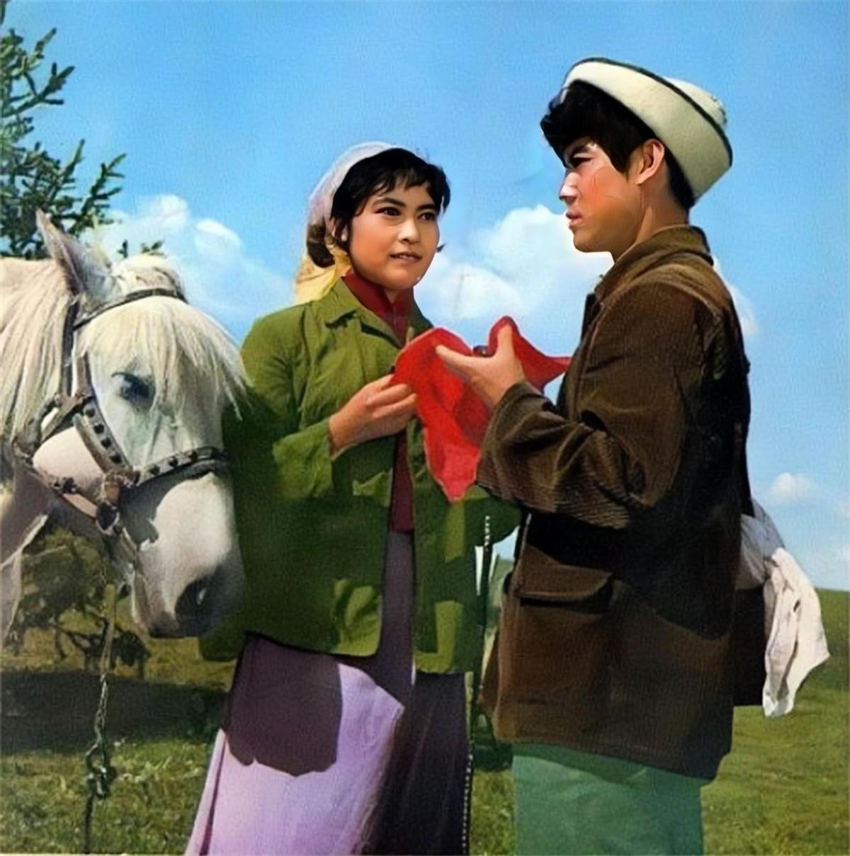 回顾国家一级演员张国民因高大泉成名晚年生活幸福美满