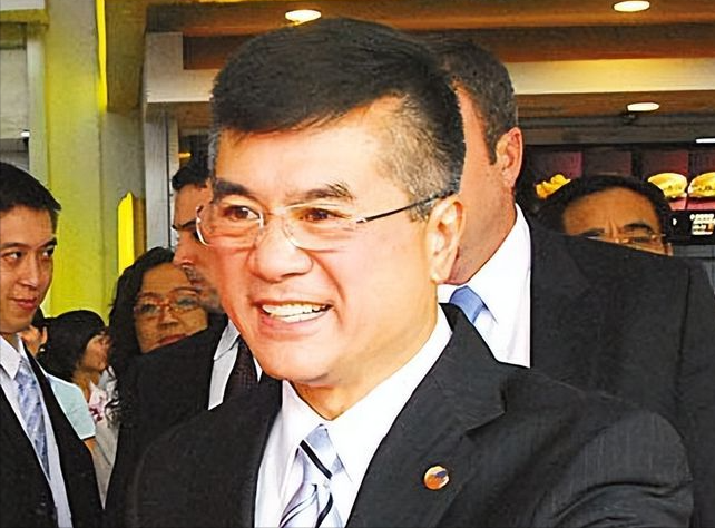 首位华裔美国州长骆家辉从政时疯狂打压中国卸任后回中国捞金