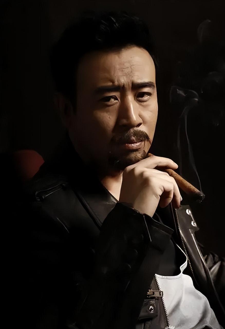 回顾演员于和伟我这辈子正确的决定就是娶了一个平凡的妻子