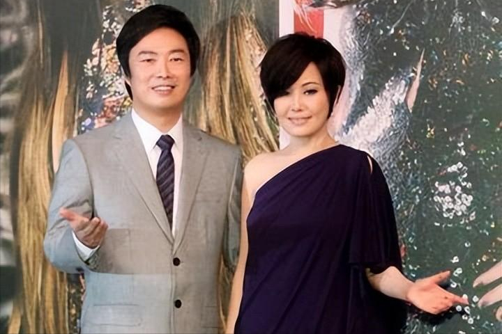 他和江蕙两人虽然关系亲密,但是却始终都没越界,外界曾多次猜测两人