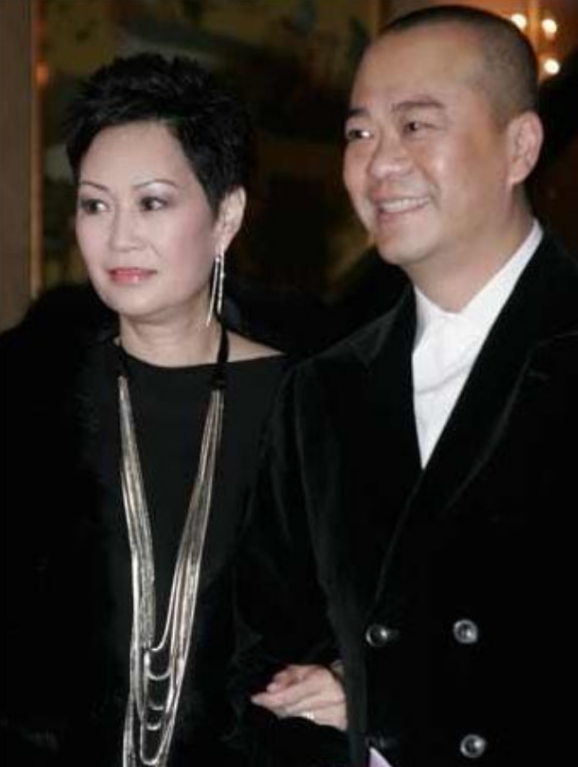 回顾欧阳震华2婚娶赌王孙女傅洁娴婚后丁克26年如今怎样了