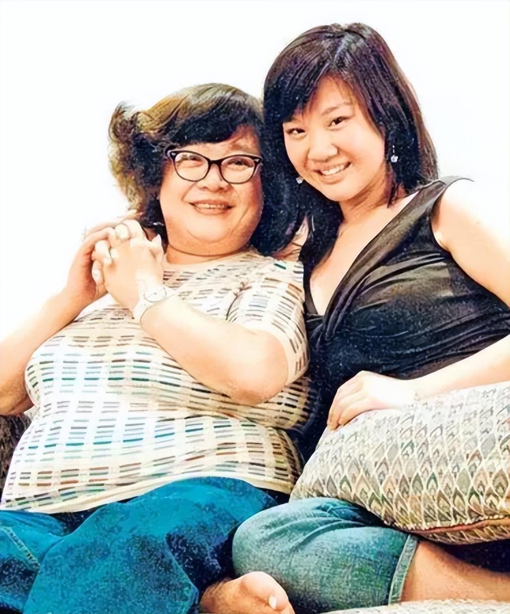 回顾郑欣宜目睹父亲郑少秋移情我不想母亲的悲剧在自己身上重演