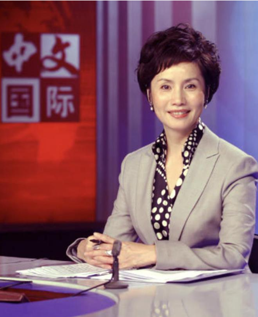 回顾主播徐俐带儿子再婚恩爱幸福儿子在结婚证上的留言让她泪目