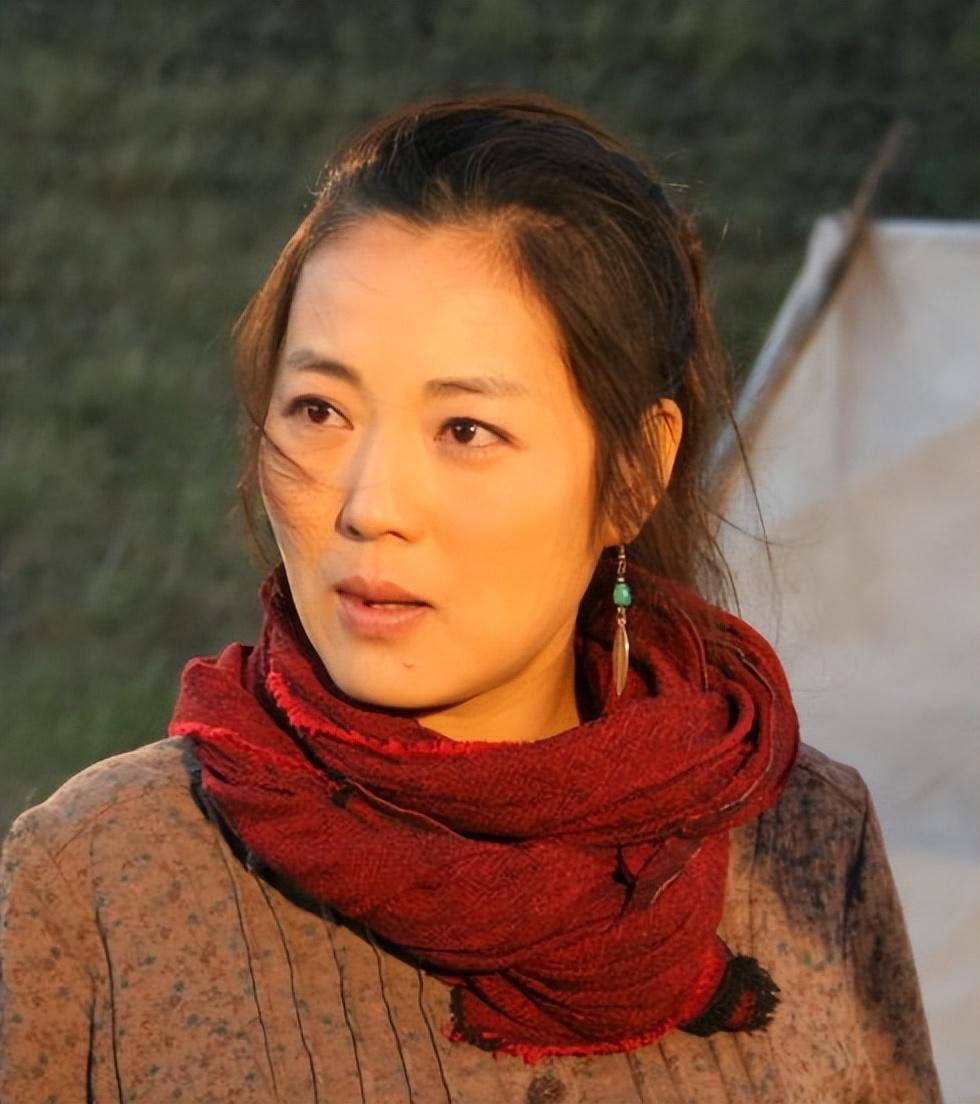 回顾演员王茜华我做的正确的决定就是45岁高龄为小丈夫生儿子