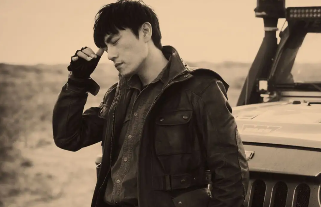 事实证明娶了大自己十岁伊能静的秦昊早已走上了另一条道路