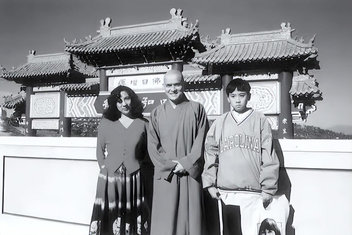 回顾史国良抛妻弃子出家后因儿子选择还俗14年一幅画1173万