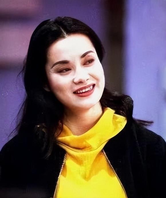 回顾毛阿敏40岁嫁百亿富商丈夫离世后260亿遗产由外人继承