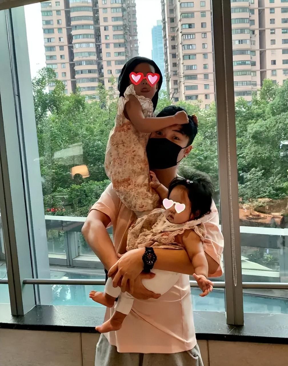 回顾陈赫二婚娶大1岁张子萱婚后连生二胎如今一家四口其乐融融