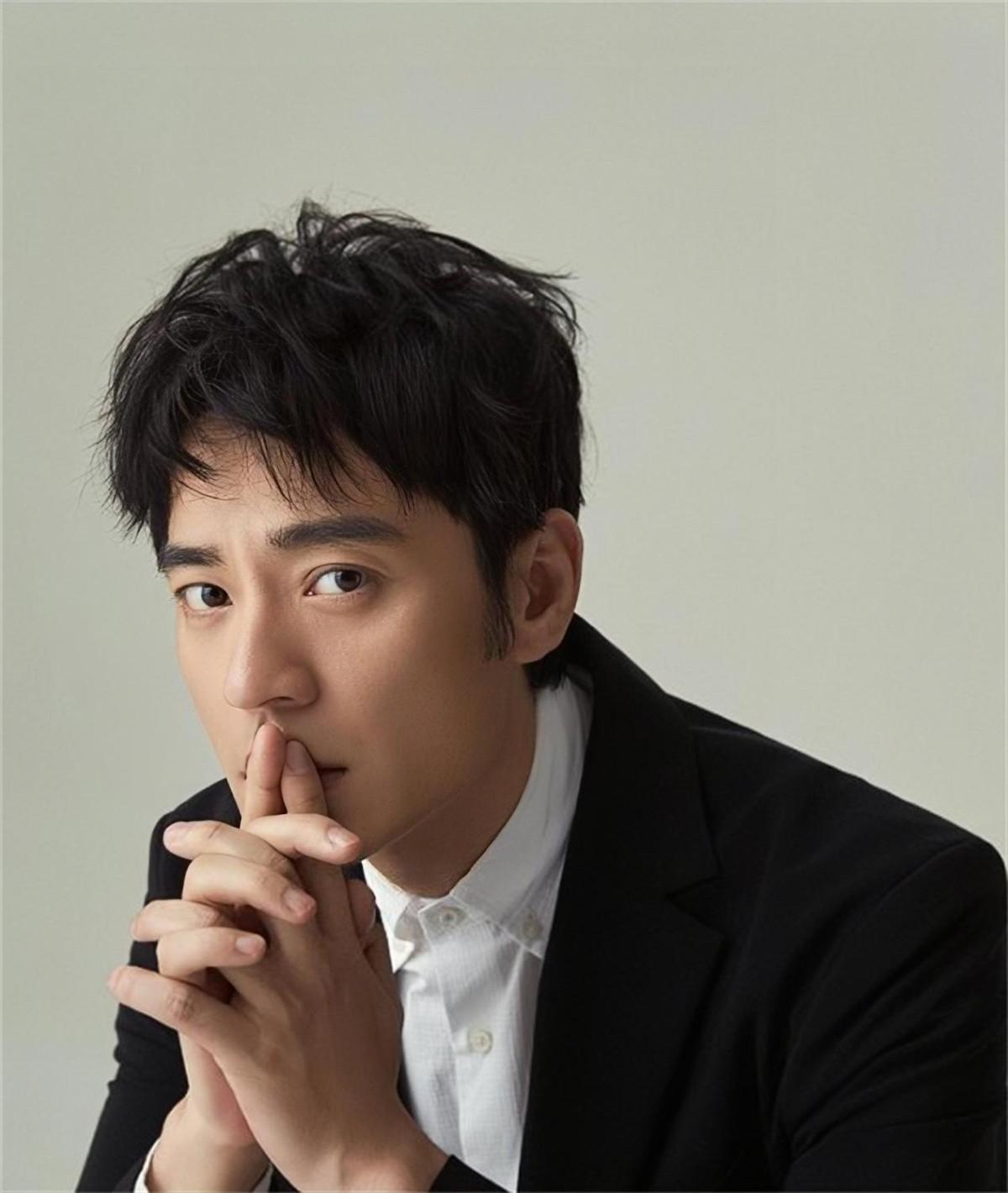 回顾演员李光洁和郝蕾离婚再婚娶小12岁隋雨蒙今成人生赢家