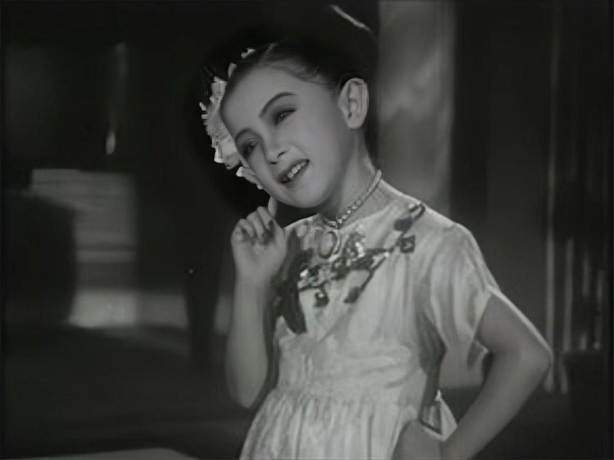 无论姚克怎么道歉,保证不会再犯,上官云珠依旧头也不回地离开他.