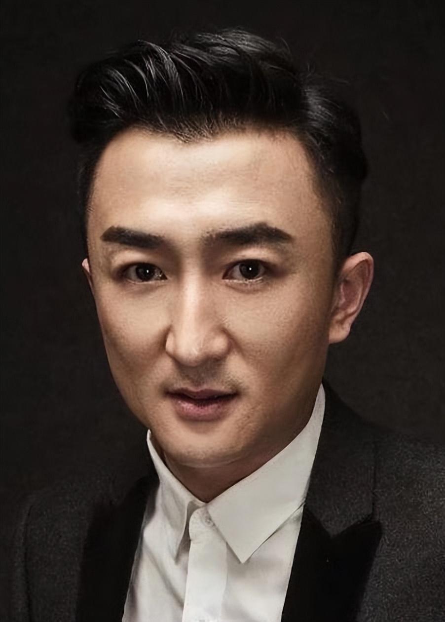 回顾刘伯勋40岁二胎得女41岁突然离世将悲痛留给妻子与儿女